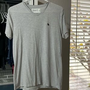 en’s size small Abercrombie Fitch, soft A&F V-neck gray